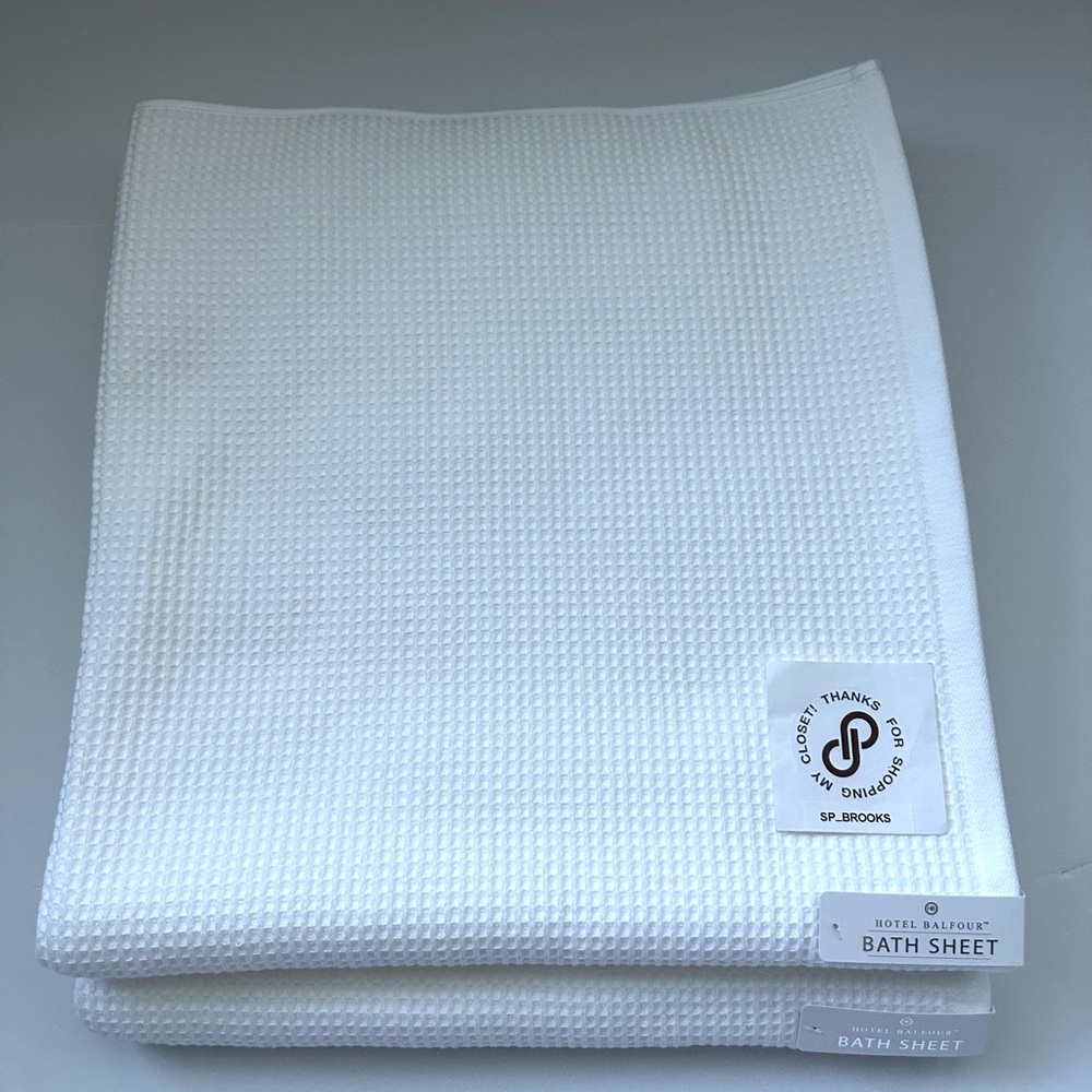 🎁2PC Hotel Balfour Bath Sheet Set - 64” x 36” - White - Picture 2 of 7